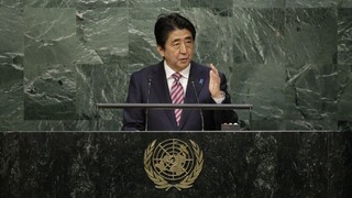 FOTO: Japonský expremiér Šinzó Abe po atentáte zomrel
